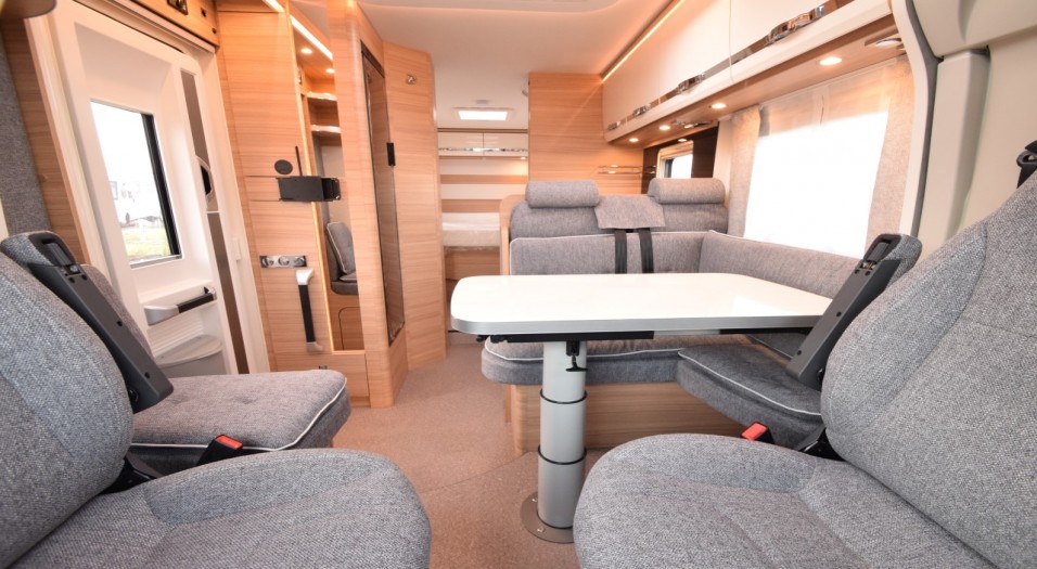 Globebus T 7 | Dethleffs Motorhomes | Travelworld