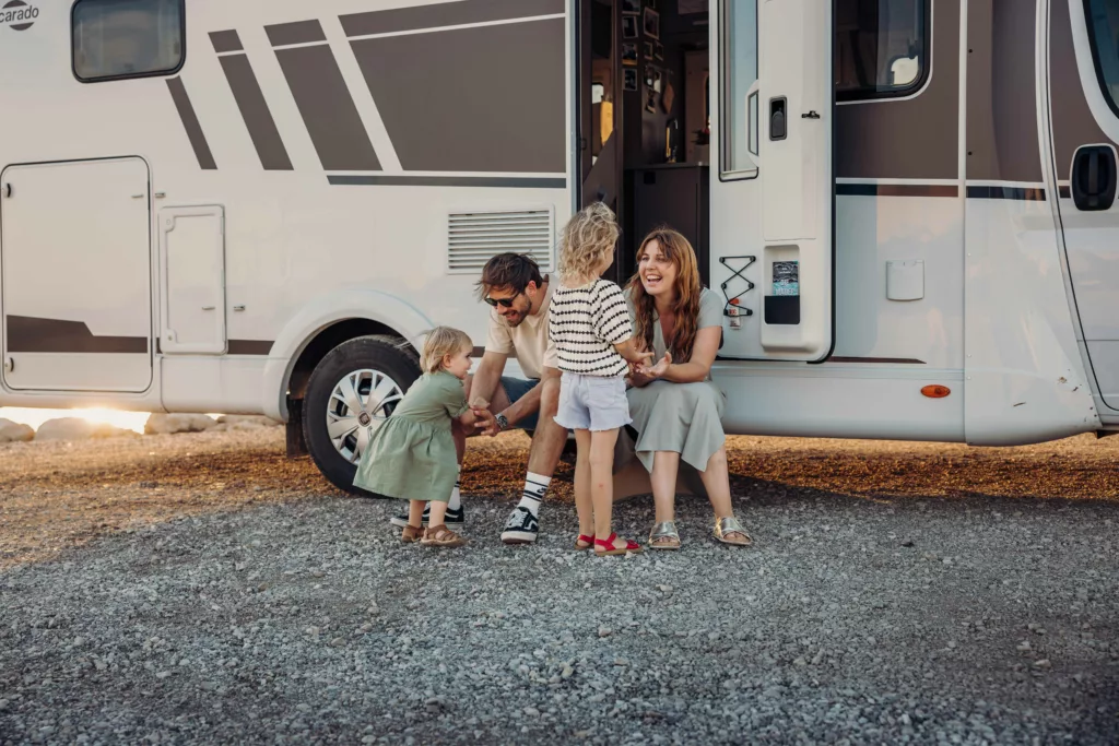 Family with the Carado T457